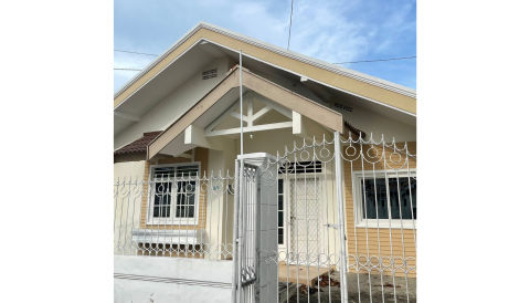 Dijual Rumah Sutorejo